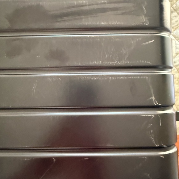 Away The Bigger Carry-On: Aluminum Edition (Onyx Black) w/ USB Charge & Battery - Picture 13 of 16